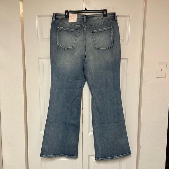 Lauren Conrad Super High Rise Flare Jeans- Size 18 - Picture 3 of 11